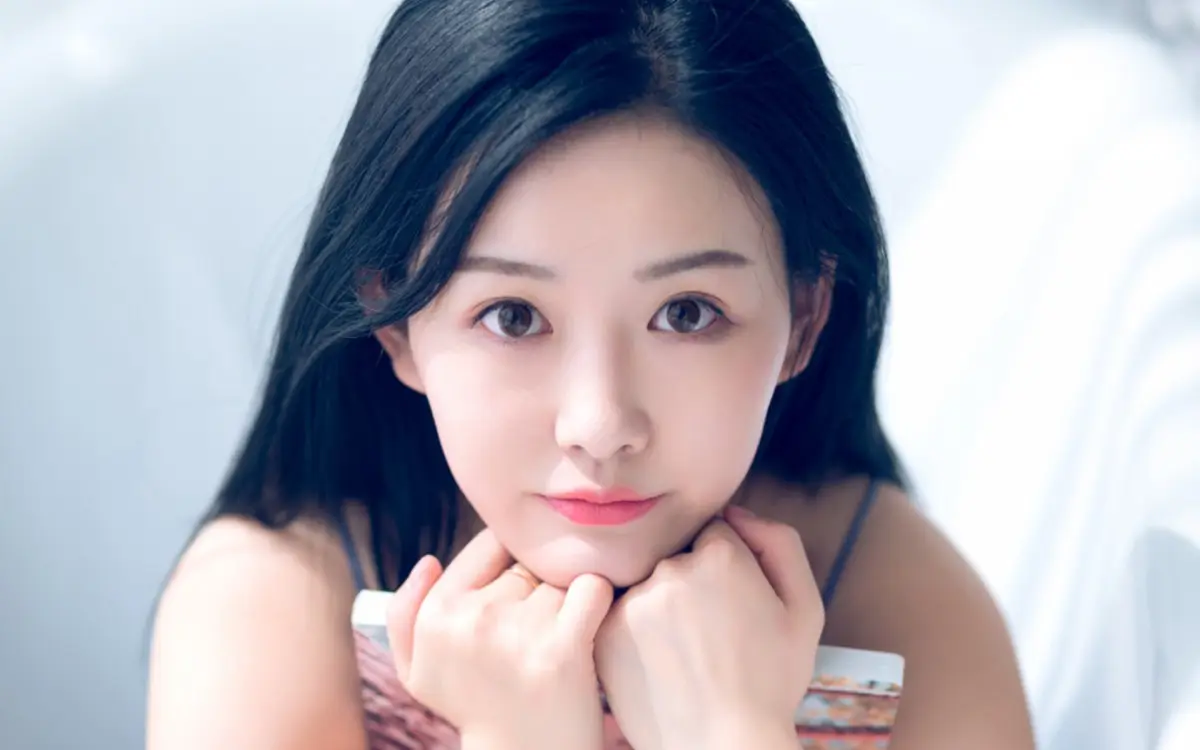 温岭哈尔滨私人伴游燕子